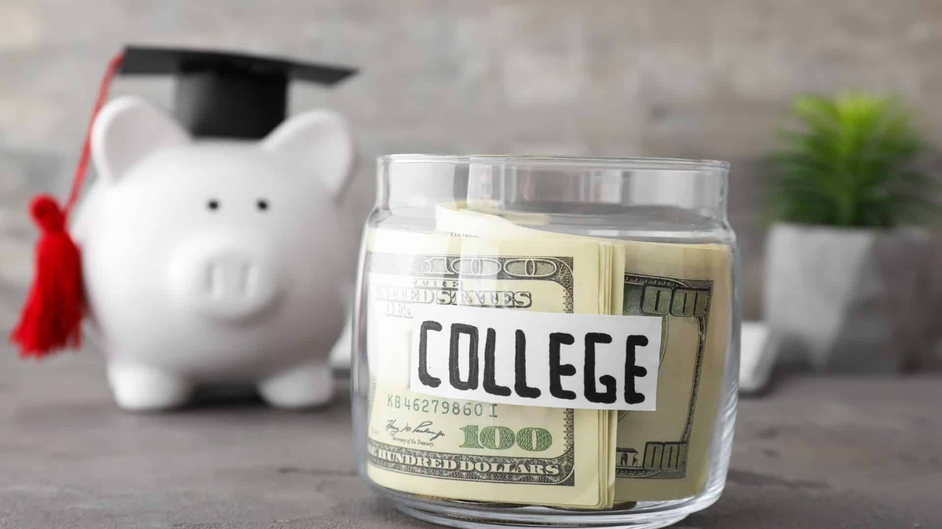5 Smart Ways to Lower the Cost of College for International Students