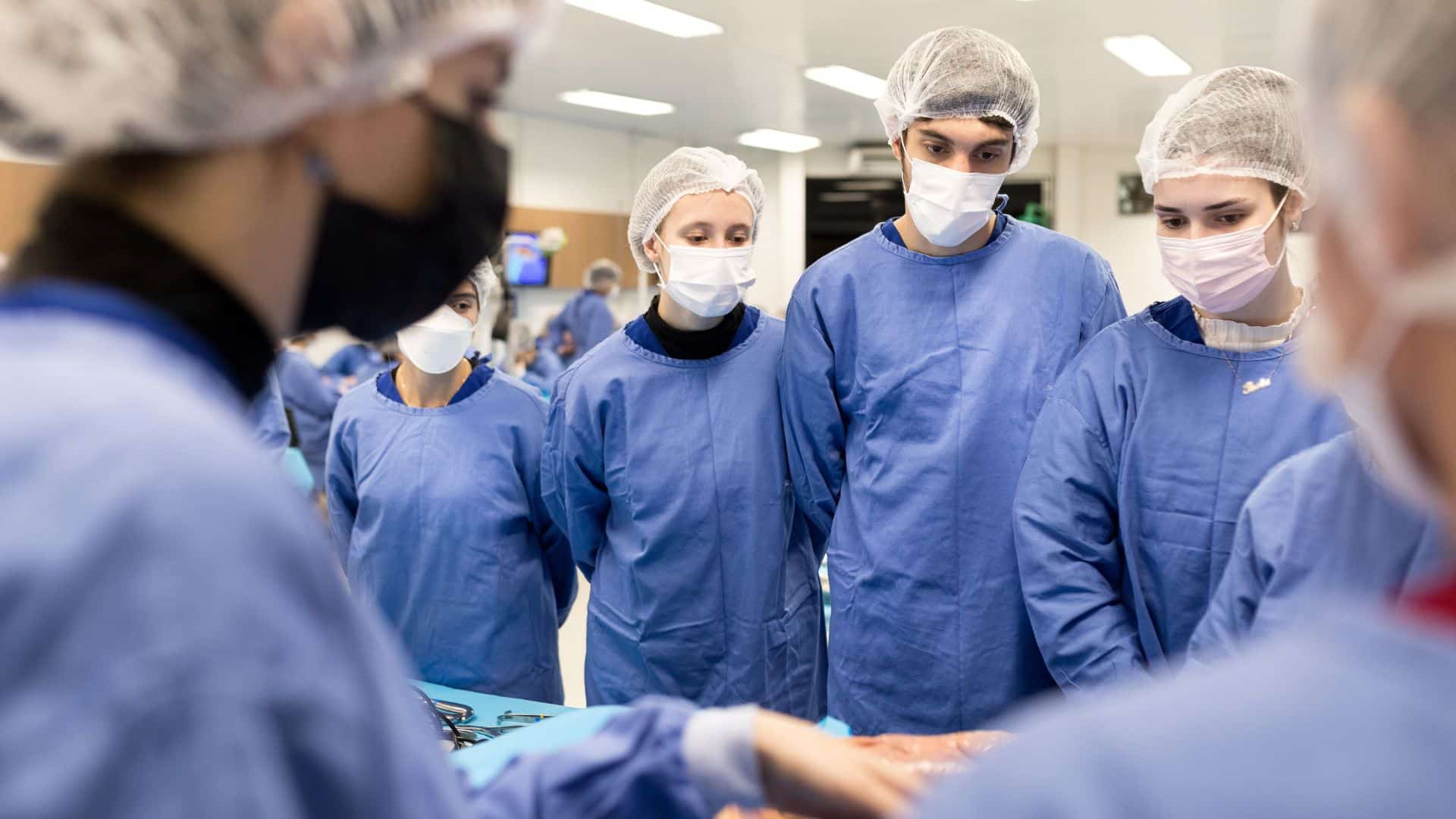 Queens Medical Center Scholarships for International Students in 2025